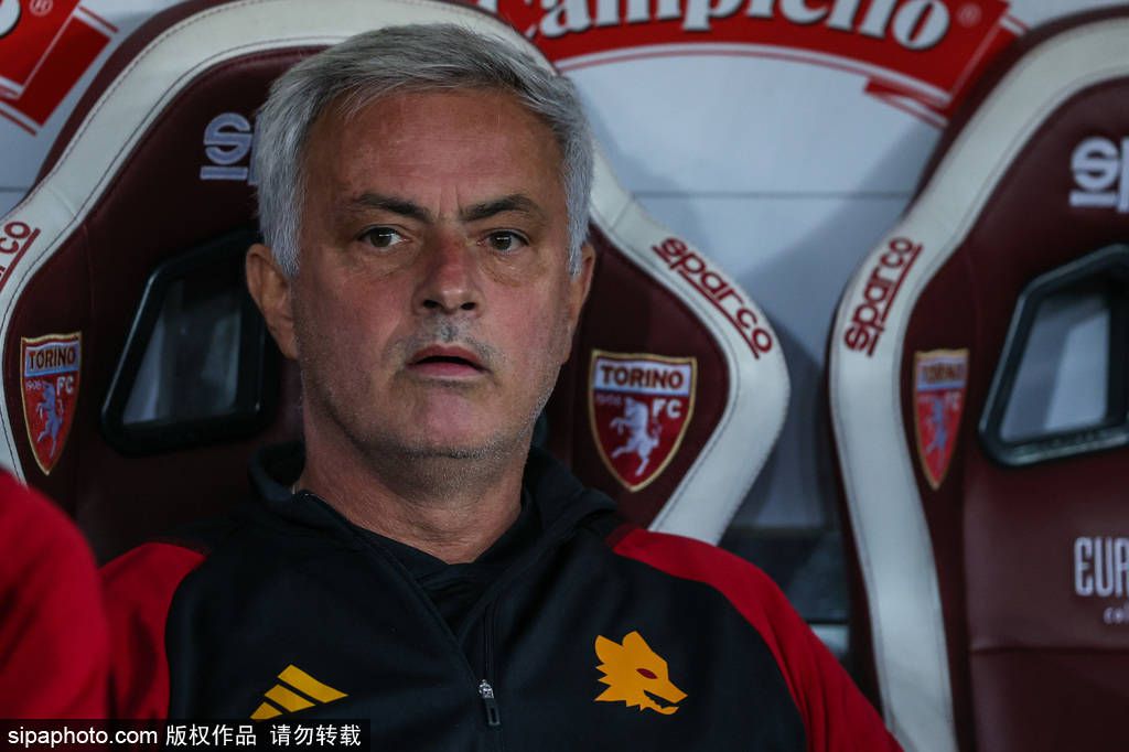 B费：“显然我们真的很高兴霍伊伦打进了英超首秀，不过这不仅仅是对他来说，这个进球也让比分变成了3-2，因为我们需要三分，他需要进球，他渴望进球。